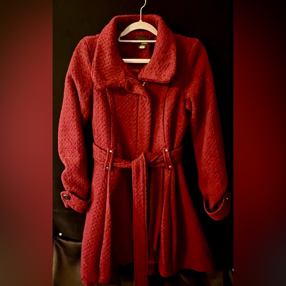 Women’s Bottom Flare Dress Coat, with Belt.